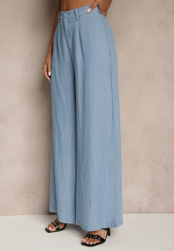 Renee - Niebieski Komplet z Bluzką bez Rękawów z Szerokimi Spodniami Sariten. Kolor: niebieski. Materiał: materiał