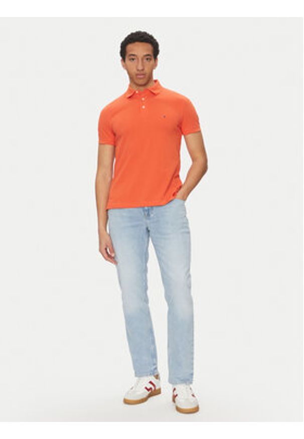 TOMMY HILFIGER - Tommy Hilfiger Polo 1985 MW0MW17771 Pomarańczowy Slim Fit. Typ kołnierza: polo. Kolor: pomarańczowy. Materiał: bawełna