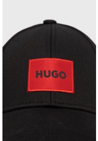 Hugo - HUGO czapka bawełniana kolor czarny z aplikacją. Kolor: czarny. Materiał: bawełna. Wzór: aplikacja