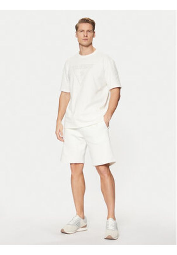 Guess T-Shirt Z4BI02 I3Z14 Biały Overshirt Fit. Kolor: biały. Materiał: bawełna