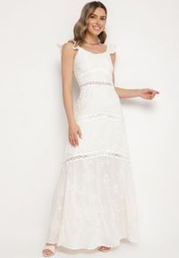 Born2be - Biała Wiskozowa Sukienka Ozdobiona Haftami i Falbankami Lumionea. Typ kołnierza: kołnierz z falbankami. Kolor: biały. Materiał: wiskoza. Wzór: aplikacja, haft. Styl: elegancki #1