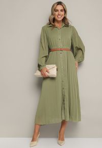 Born2be - Zielona Plisowana Sukienka o Koszulowym Kroju z Dodatkowym Paskiem Mialessa. Okazja: na co dzień. Kolor: zielony. Materiał: materiał. Typ sukienki: koszulowe. Styl: casual, elegancki, klasyczny #5