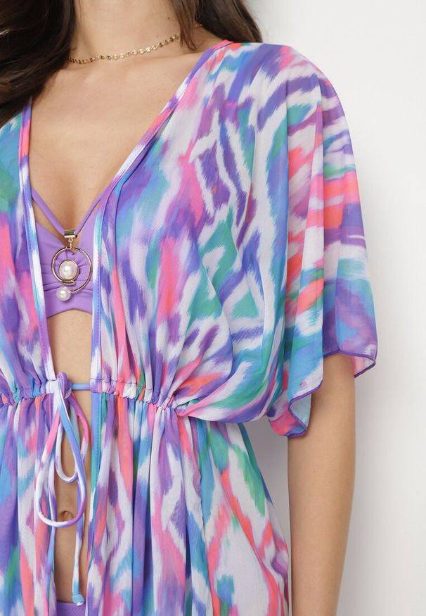 Born2be - Fioletowa Narzutka Siateczkowa w Abstrakcyjny Wzór z Wiązaniem Revarella. Okazja: na co dzień. Kolor: fioletowy. Styl: casual