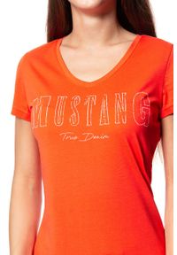 Mustang - MUSTANG T SHIRT DAMSKI Alexia V Print Orange 1009832 7096. Typ kołnierza: dekolt w serek. Wzór: nadruk #4