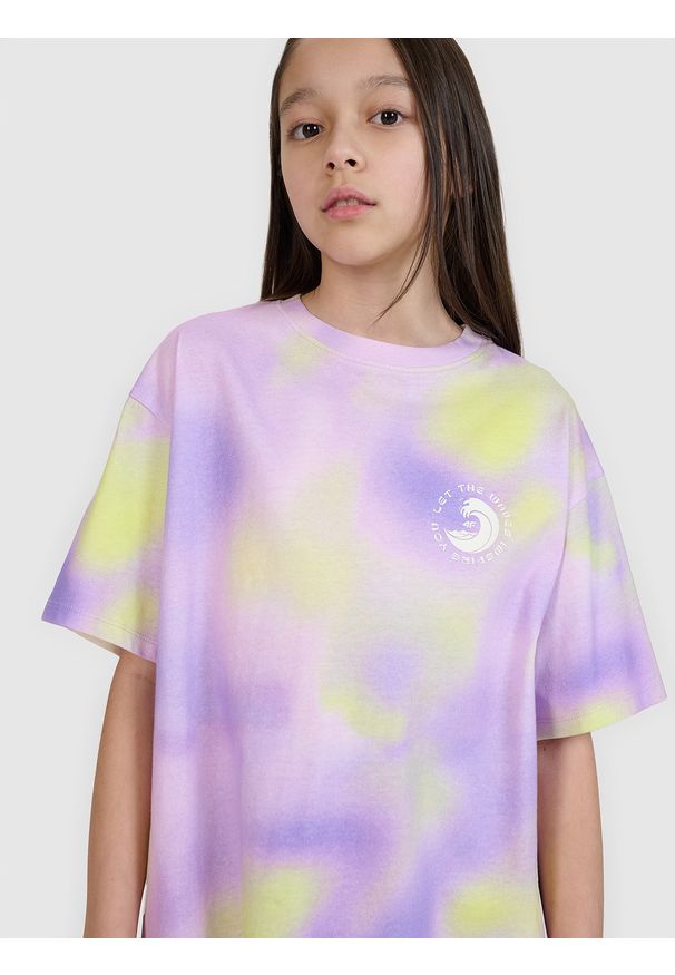 4f - 4F T-shirt oversize z nadrukiem dziewczęcy - fioletowy 140 (9-10 lat). Okazja: na co dzień. Kolor: fioletowy. Materiał: dzianina, jersey, bawełna. Wzór: nadruk. Sezon: lato. Styl: casual, klasyczny, sportowy