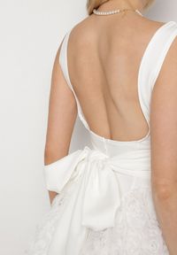 Born2be - Biała Sukienka Rozkloszowana z Wiązaniem i Koronką z Różami Pandiva. Okazja: na co dzień. Typ kołnierza: dekolt kwadratowy. Kolor: biały. Wzór: koronka. Typ sukienki: rozkloszowane. Materiał: koronka. Długość rękawa: na ramiączkach. Sezon: lato. Styl: casual #6