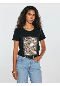 Big-Star - koszulka damska z nadrukiem czarna rellka 906. Kolor: czarny. Materiał: dresówka, jeans, dzianina. Wzór: nadruk. Styl: klasyczny #1
