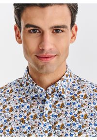 Pako Lorente - PAKO LORENTE – Biała koszula w kwiaty. Kolor: biały. Materiał: elastan, bawełna. Długość rękawa: długi rękaw. Długość: długie. Wzór: kwiaty #9