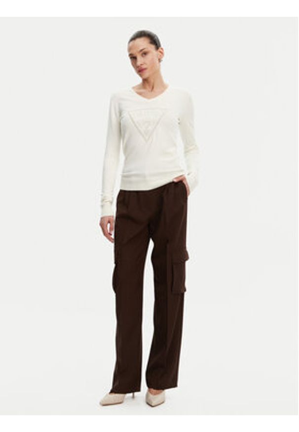Guess Sweter W5GR19 Z2NQ2 Écru Regular Fit. Materiał: wiskoza