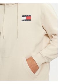 Tommy Jeans Bluza Essential DM0DM20738 Beżowy Regular Fit. Kolor: beżowy. Materiał: bawełna #5