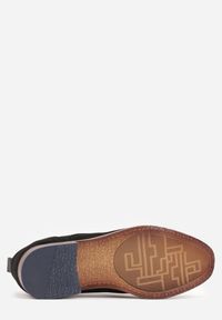 Born2be - Czarne Sznurowane Półbuty z Imitacji Zamszu w Eleganckim Stylu Rhodica. Okazja: na co dzień, do pracy. Kolor: czarny. Materiał: zamsz. Styl: elegancki #5