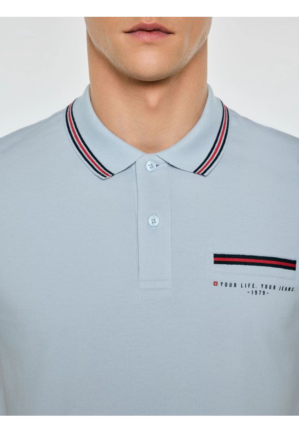 Big-Star - Koszulka męska polo z kontrastowym wykoŅczeniem niebieska Polos 400. Typ kołnierza: polo. Kolor: niebieski. Materiał: dzianina, materiał. Wzór: nadruk. Styl: elegancki, klasyczny, sportowy