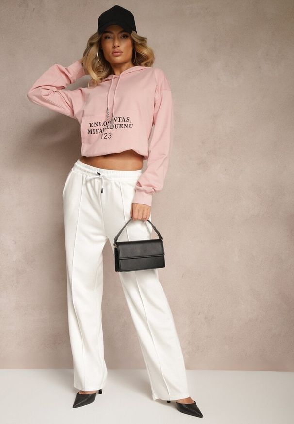 Renee - Różowa Bluza o Klasycznym Kroju z Kapturem i Kieszenią Firloti. Okazja: na co dzień. Typ kołnierza: kaptur. Kolor: różowy. Materiał: jeans. Styl: klasyczny