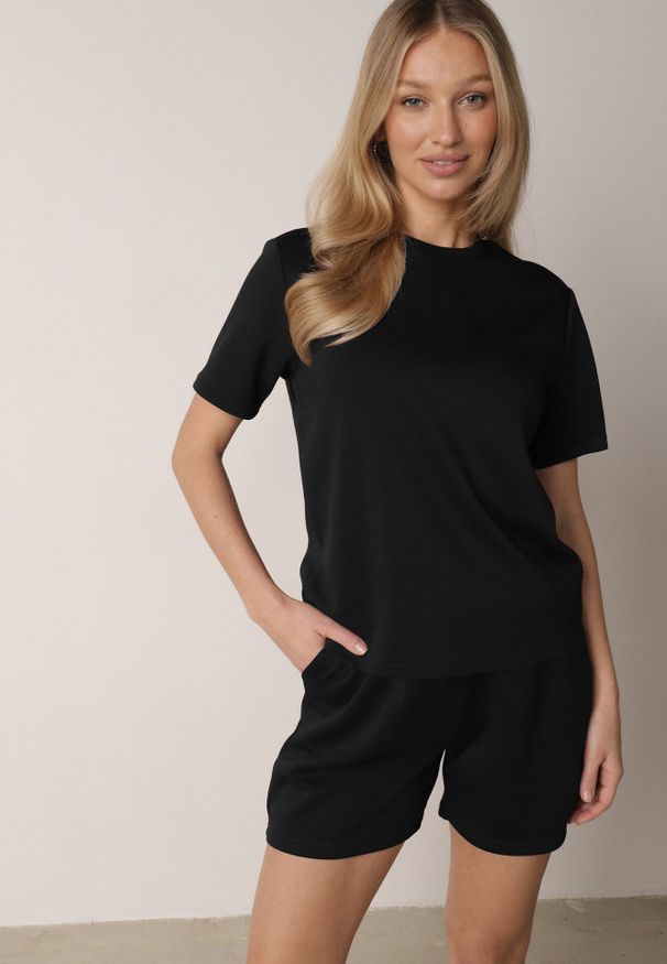 Born2be - Czarny Letni Komplet z Bawełny i Wiskozy T-shirt i Szorty Celinai. Kolor: czarny. Materiał: wiskoza, bawełna