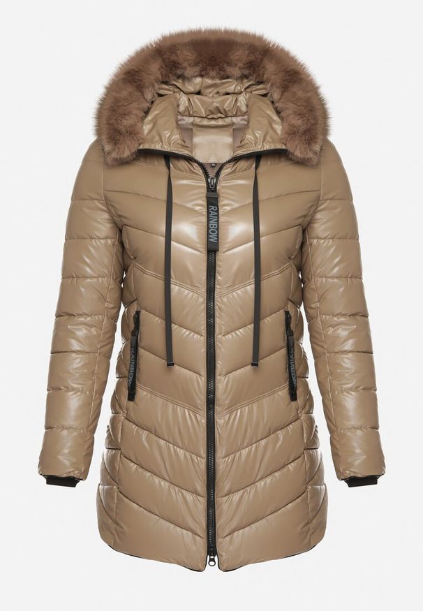 Born2be - Brązowa Pikowana Kurtka z Kapturem z Futerkiem Zorria. Typ kołnierza: kaptur. Kolekcja: plus size. Kolor: brązowy. Materiał: futro. Wzór: aplikacja