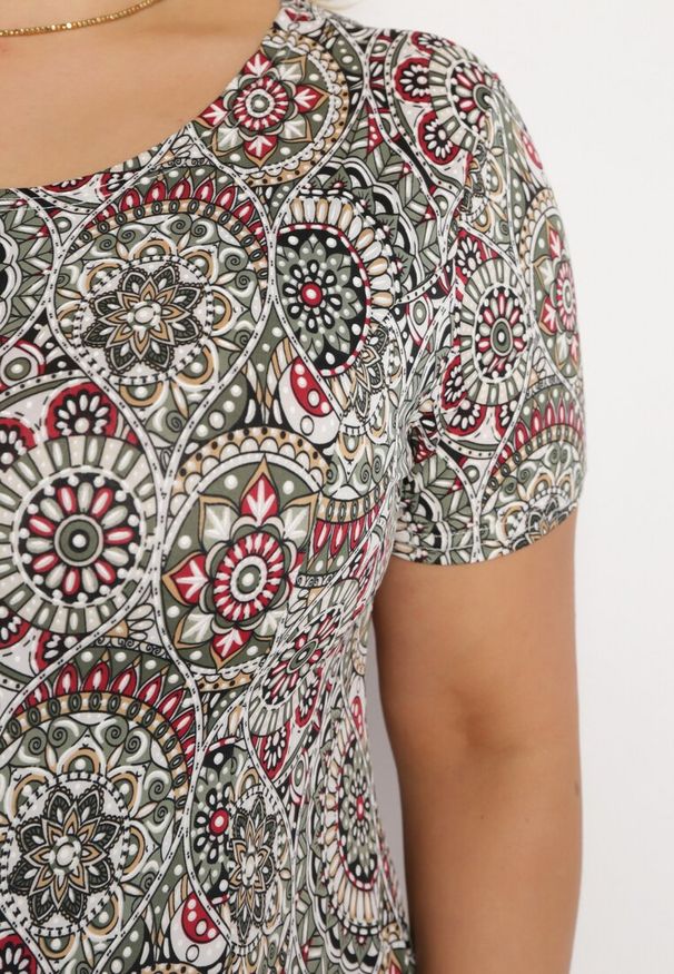 Born2be - Zielona Sukienka Mini z Wiskozy o Rozkloszowanym Fasonie Boho Aiselle. Kolor: zielony. Materiał: wiskoza. Wzór: kolorowy. Sezon: lato. Styl: boho. Długość: mini