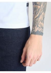 Pako Lorente - PAKO LORENTE – Biały gładki T-shirt Basic. Kolor: biały. Materiał: elastan, bawełna. Długość rękawa: krótki rękaw. Długość: krótkie. Wzór: gładki. Styl: klasyczny #4