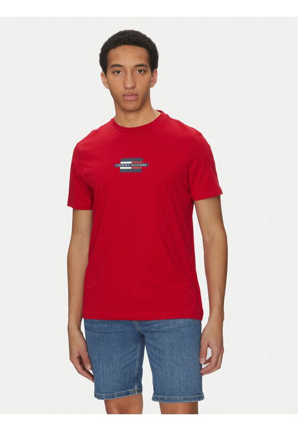 TOMMY HILFIGER - Tommy Hilfiger T-Shirt Flag Box MW0MW38636 Czerwony Regular Fit. Kolor: czerwony. Materiał: bawełna