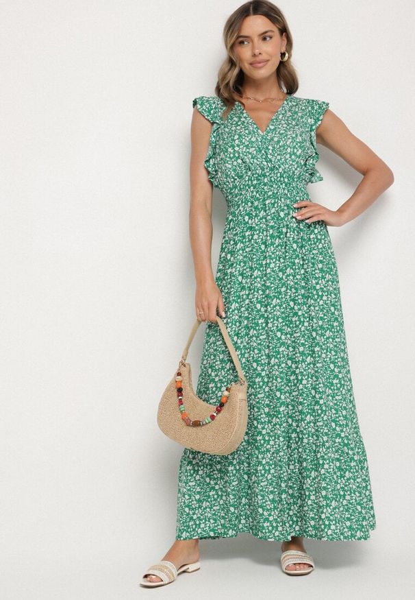 Born2be - Zielona Sukienka o Rozkloszowanym Kroju z Falbankami w Kwiatowy Wzór Aravisse. Okazja: na co dzień. Typ kołnierza: kołnierz z falbankami. Kolor: zielony. Wzór: kwiaty. Styl: casual, elegancki
