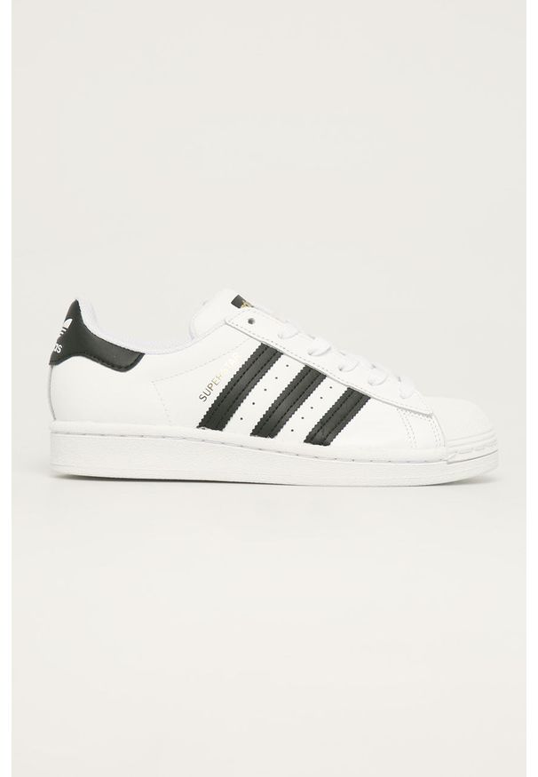 adidas Originals - Buty dziecięce Superstar. Nosek buta: okrągły. Zapięcie: sznurówki. Kolor: biały. Materiał: syntetyk, materiał, skóra ekologiczna, guma. Szerokość cholewki: normalna. Model: Adidas Superstar