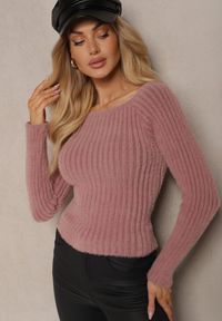 Renee - Jasnoróżowy Casualowy Sweter z Futerkiem Vertida. Okazja: na co dzień. Kolor: różowy. Materiał: futro. Długość rękawa: długi rękaw. Długość: długie. Wzór: aplikacja. Sezon: jesień, zima. Styl: casual #3