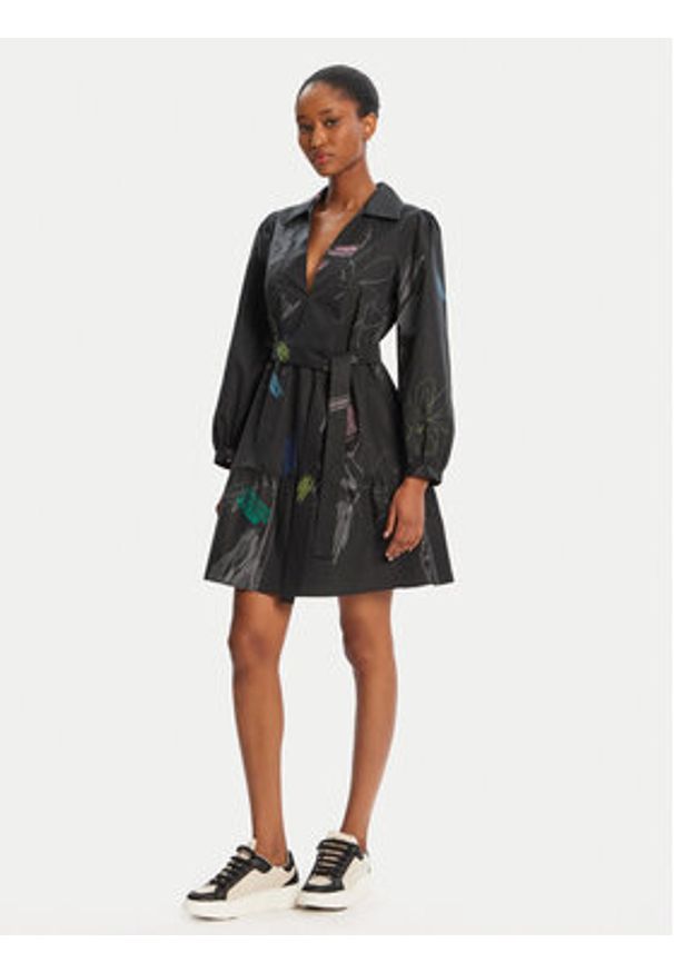 Desigual Sukienka codzienna Pisos 25WWVW06 Czarny Regular Fit. Okazja: na co dzień. Kolor: czarny. Materiał: bawełna. Typ sukienki: proste. Styl: casual