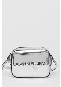 Calvin Klein Jeans Torebka kolor srebrny. Kolor: srebrny. Rodzaj torebki: na ramię #1