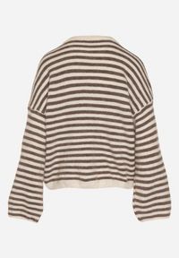 Born2be - Jasnobeżowy Sweter Oversize w Paski z Dodatkiem Wełny i Wiskozy Tianalla. Kolor: beżowy. Materiał: wiskoza, wełna. Wzór: paski. Styl: elegancki #7