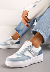 Renee - Biało-Niebieskie Sneakersy na Platformie z Brokatowymi Akcentami Sellona. Nosek buta: okrągły. Zapięcie: sznurówki. Kolor: biały. Materiał: materiał. Obcas: na platformie. Wysokość obcasa: niski #1