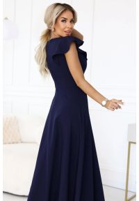 Numoco - Długa sukienka wieczorowa rozkloszowana granatowa. Okazja: na studniówkę, na ślub cywilny, na wesele, na imprezę. Kolor: niebieski. Styl: wizytowy. Długość: maxi #4