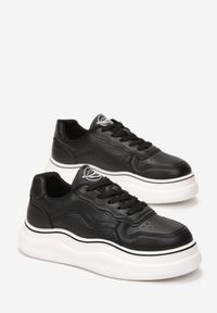 Born2be - Czarne Płaskie Sznurowane Sneakersy na Grubszej Podeszwie Tarecta. Nosek buta: okrągły. Kolor: czarny #2