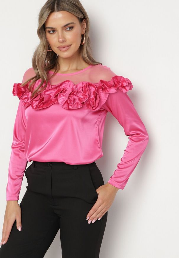 Born2be - Fuksjowa Bluzka Ozdobiona Falbanką i Siateczką Valuna. Kolor: różowy. Wzór: aplikacja