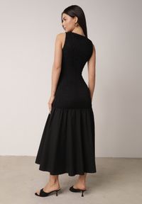 Born2be - Czarna Marszczona Sukienka Bez Rękawów z Obniżoną Linią Talii Natirea. Okazja: na co dzień. Kolor: czarny. Długość rękawa: bez rękawów. Typ sukienki: proste. Styl: casual, elegancki #3