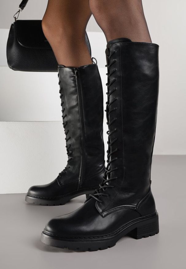 Renee - Czarne Kozaki Typu Workery Rhaethe. Okazja: na co dzień. Kolor: czarny. Materiał: skóra, jeans. Styl: casual