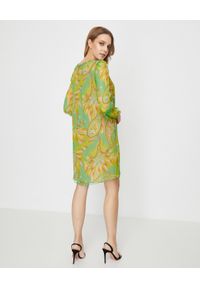 MALIPARMI - Zielona sukienka z jedwabiu. Okazja: na co dzień. Kolor: zielony. Materiał: jedwab. Wzór: kolorowy. Sezon: lato, wiosna. Typ sukienki: proste. Styl: casual, elegancki. Długość: mini #5