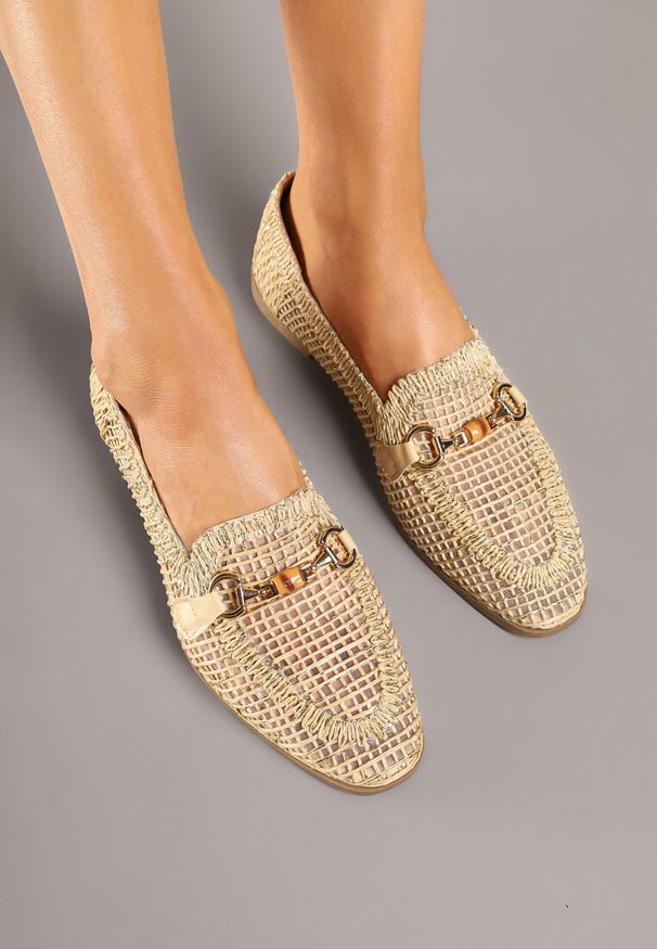 Renee - Beżowe Ażurowe Mokasyny Loafersy z Klamrą Koliswena. Okazja: na co dzień. Zapięcie: klamry. Kolor: beżowy. Wzór: ażurowy. Styl: elegancki, klasyczny, casual