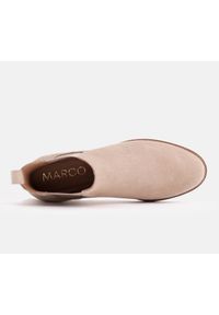 Marco Shoes Sztyblety zamszowe z gumą 2210B-813-1 beżowy. Kolor: beżowy. Materiał: zamsz, guma. Sezon: wiosna #6