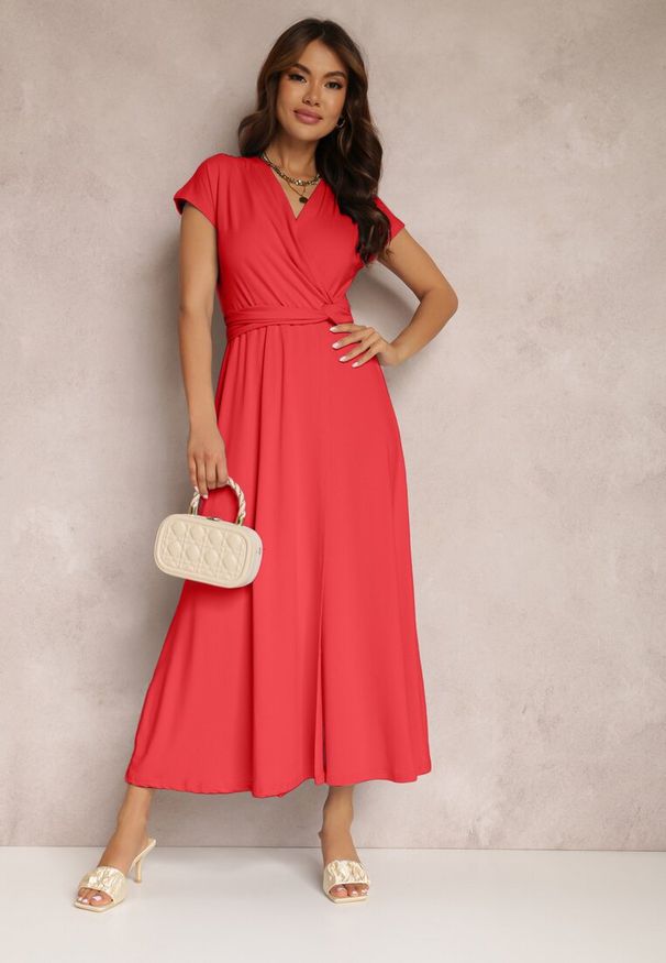 Renee - Czerwona Sukienka Kopertowa Appephone. Kolor: czerwony. Materiał: tkanina. Długość rękawa: krótki rękaw. Wzór: gładki. Typ sukienki: kopertowe. Styl: glamour. Długość: maxi