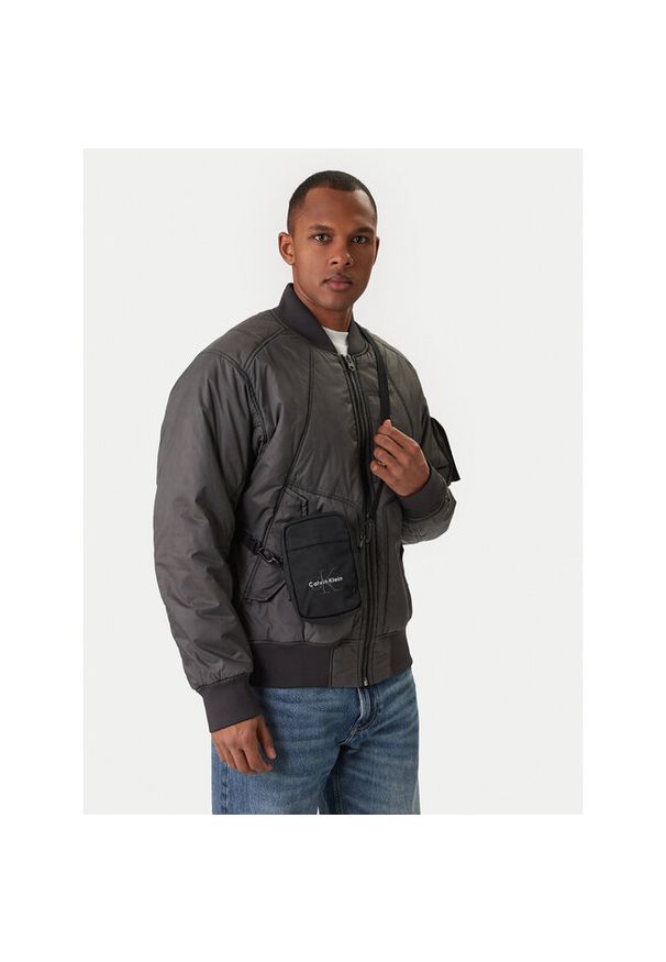 Saszetka Calvin Klein. Kolor: czarny. Materiał: nylon