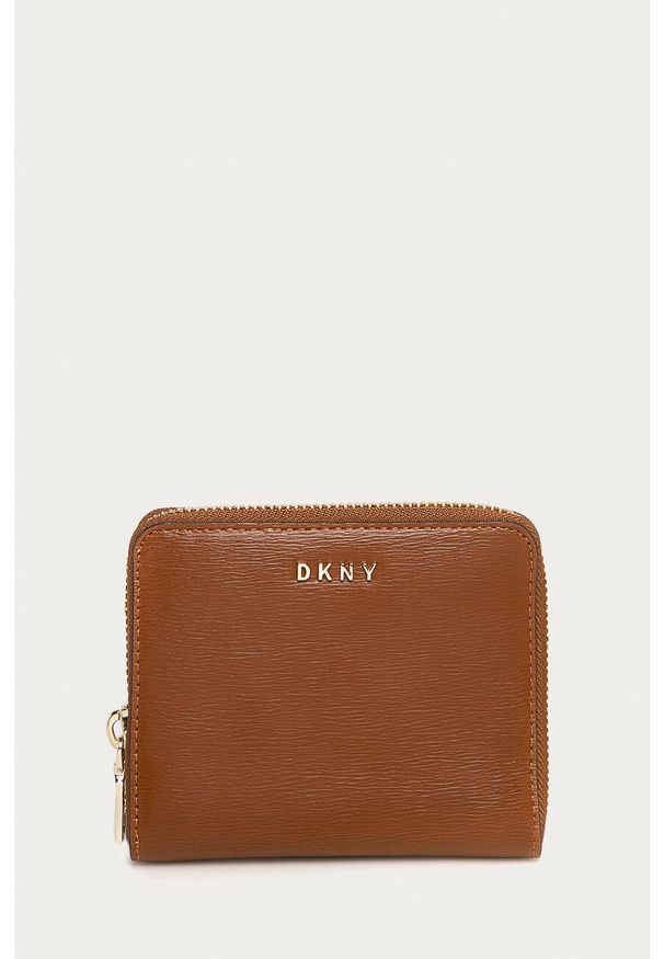 DKNY - Dkny portfel skórzany R8313656 damski kolor brązowy. Kolor: brązowy. Materiał: skóra. Wzór: gładki