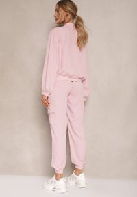 Renee - Różowy Komplet Dresowy Cargo Spodnie i Bluza Zdobiona Imitacją Kieszeni Nolhira. Kolor: różowy. Materiał: dresówka. Wzór: aplikacja #5