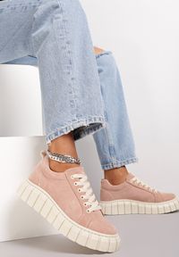 Renee - Różowe Sneakersy Hiardixa. Nosek buta: okrągły. Kolor: różowy. Szerokość cholewki: normalna #1