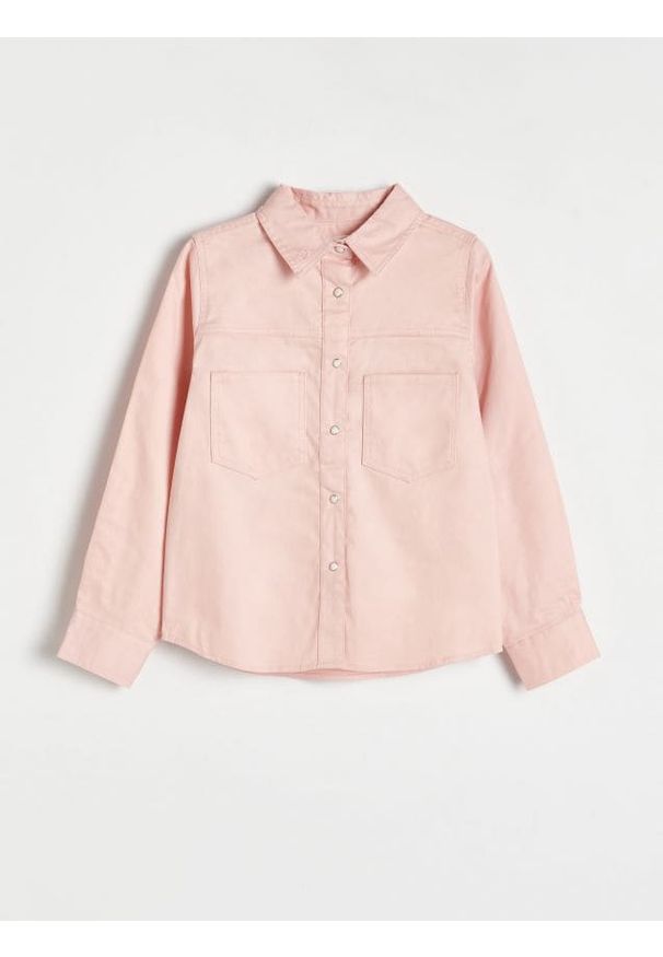Reserved - Bawełniana koszula z haftem - pastelowy róż. Kolor: różowy. Materiał: bawełna. Wzór: haft