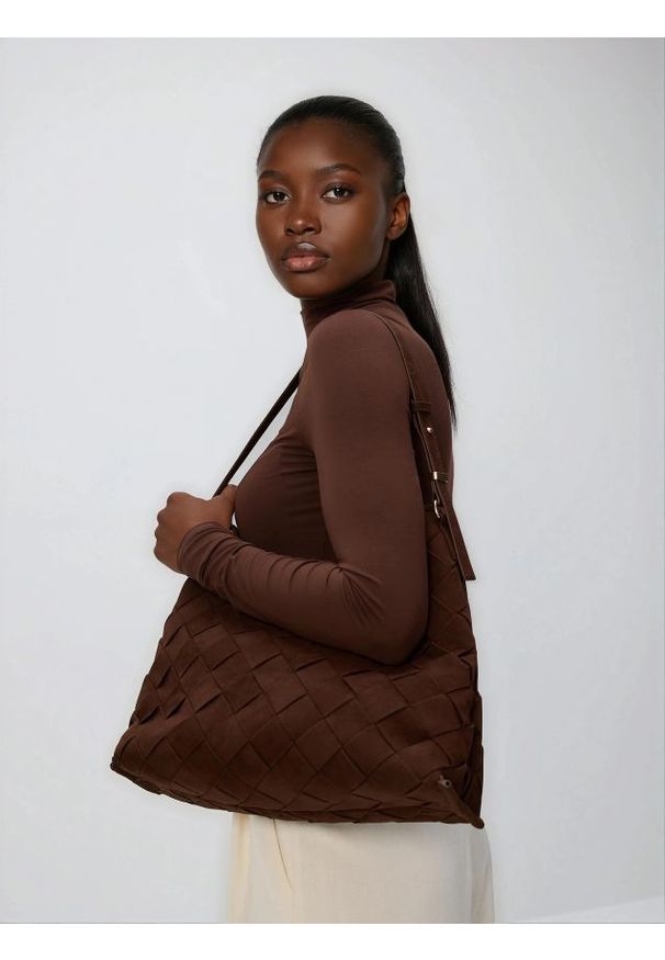 Reserved - Torebka z imitacji zamszu - ciemnobrązowy. Kolor: brązowy. Materiał: zamszowe