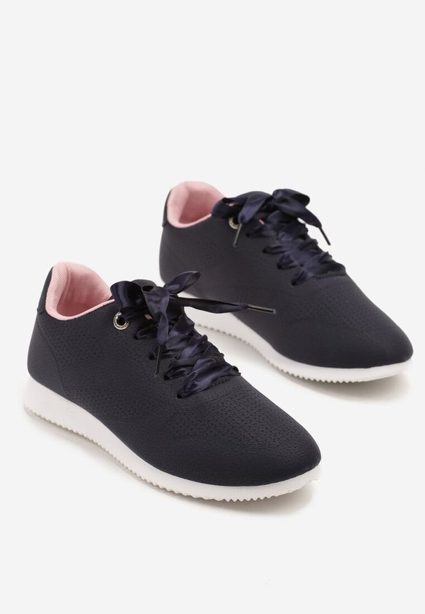 Born2be - Granatowo-Różowe Sneakersy Półbuty Ozdobione Wstążką Filarissa. Okazja: na co dzień. Kolor: niebieski. Materiał: jeans. Wzór: aplikacja