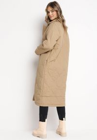 Born2be - Beżowy Długi Płaszcz Kurtka z Kołnierzem i Pikowaniem Semere. Kolor: beżowy. Długość: długie #4