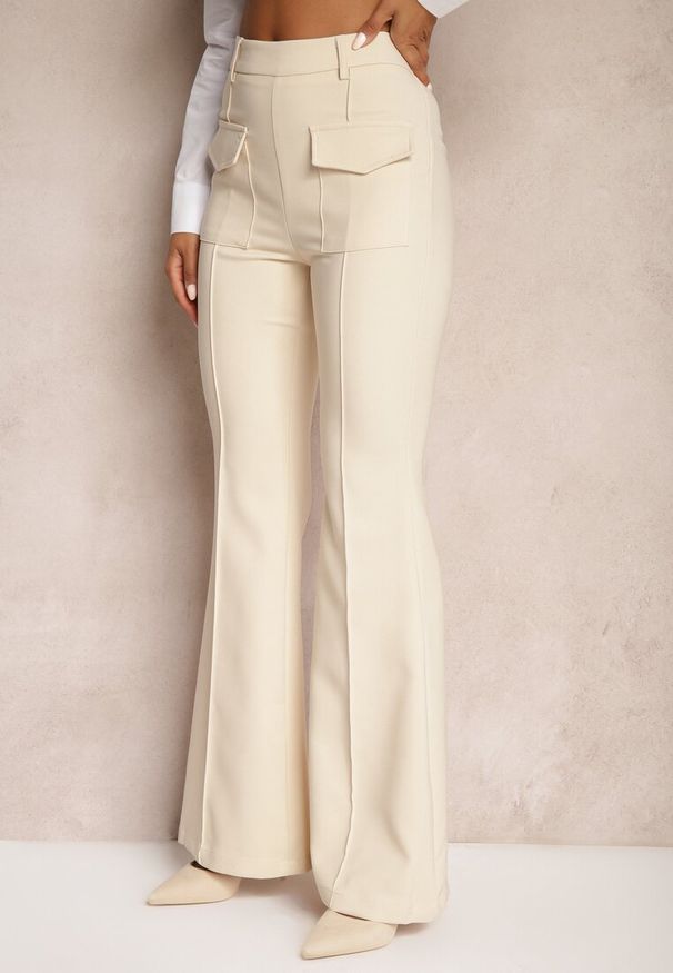 Renee - Beżowe Spodnie Dzwony High Waist Fani. Okazja: na co dzień. Stan: podwyższony. Kolor: beżowy. Wzór: aplikacja. Styl: casual