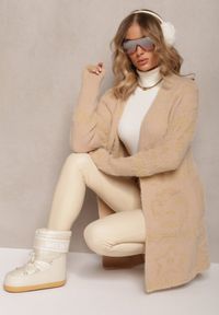 Renee - Beżowy Długi Kardigan Puszysty Aborra. Kolekcja: plus size. Kolor: beżowy. Materiał: tkanina, dzianina. Długość: długie. Wzór: aplikacja