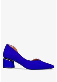 Casu - Chabrowe czółenka skórzane na niskim ozdobnym obcasie produkt polski casu 2467-327. Kolor: niebieski. Materiał: skóra. Obcas: na obcasie. Wysokość obcasa: średni #1