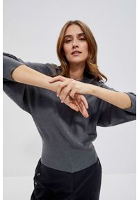 MOODO - Sweter nietoperz. Materiał: wiskoza, poliamid. Długość rękawa: raglanowy rękaw. Wzór: gładki